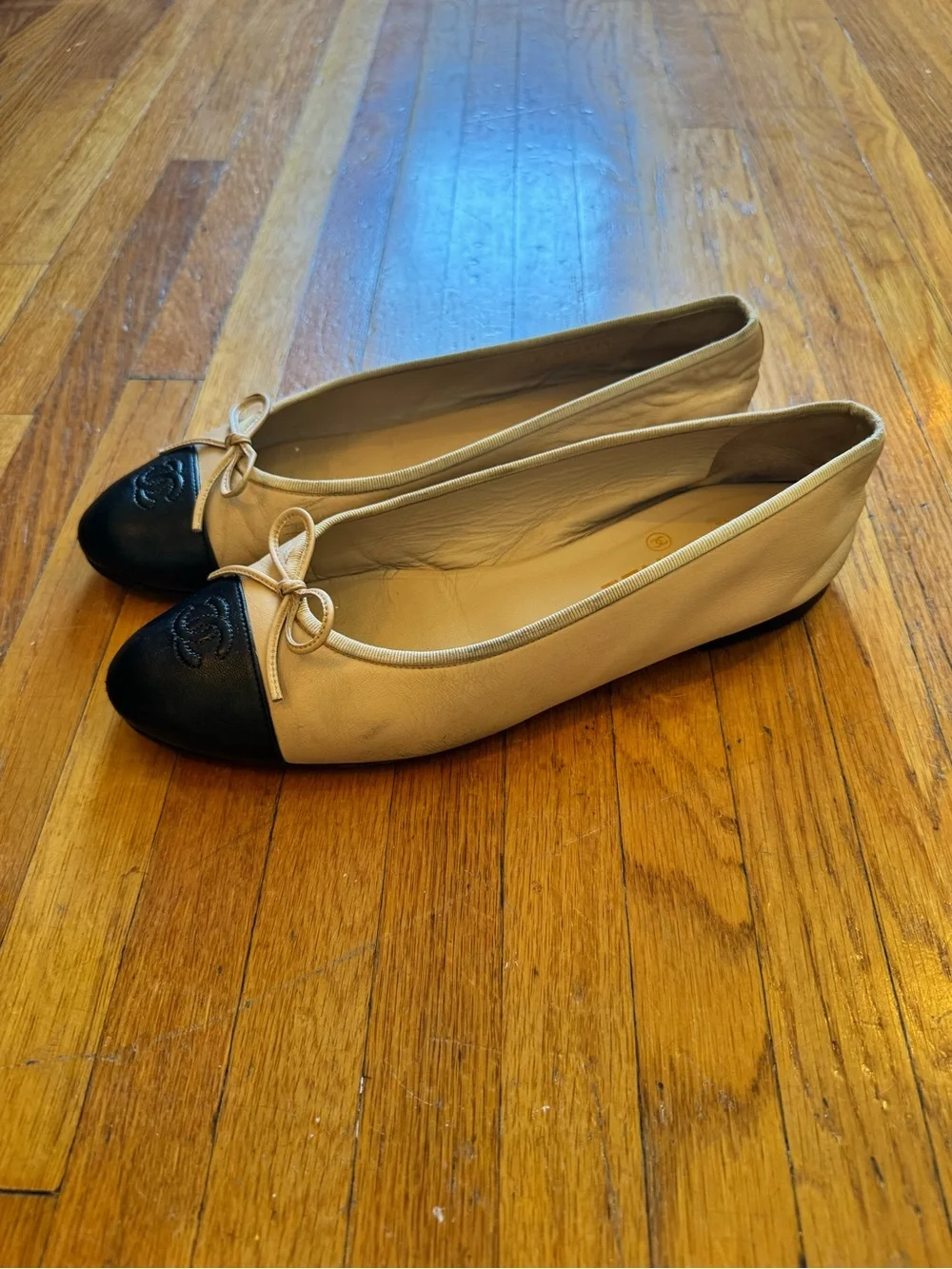 CHANEL Beige Leather Ballet Flats with Black Cap Toe and Bow size 42